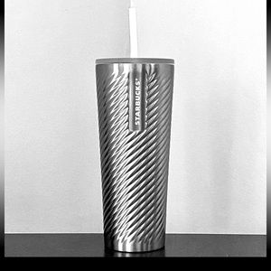 BEAUTIFUL STARBUCKS SILVER SWIRLED STAINLESS STEEL TUMBLER 24OZ. BRAND NEW!